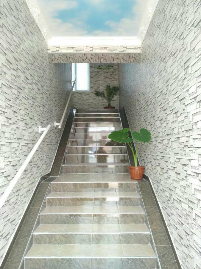 Hostel Farovon Marghilon Exterior photo
